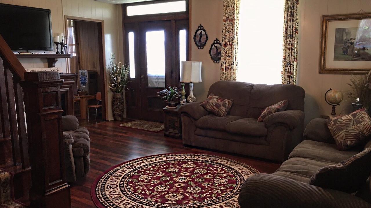 Photo of Livingroom in Mill Run