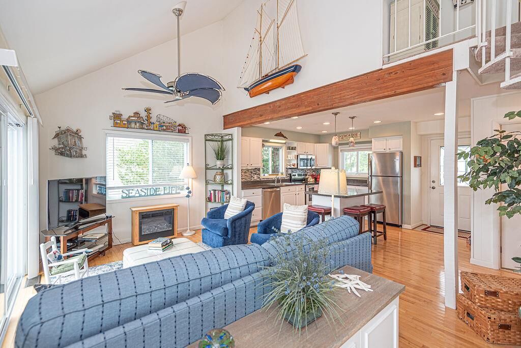 Photo of Livingroom in Ocean Pines