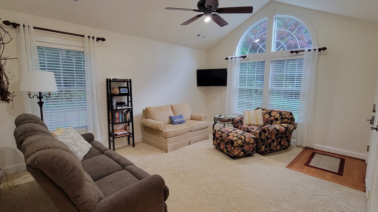 Photo of Livingroom in Milford