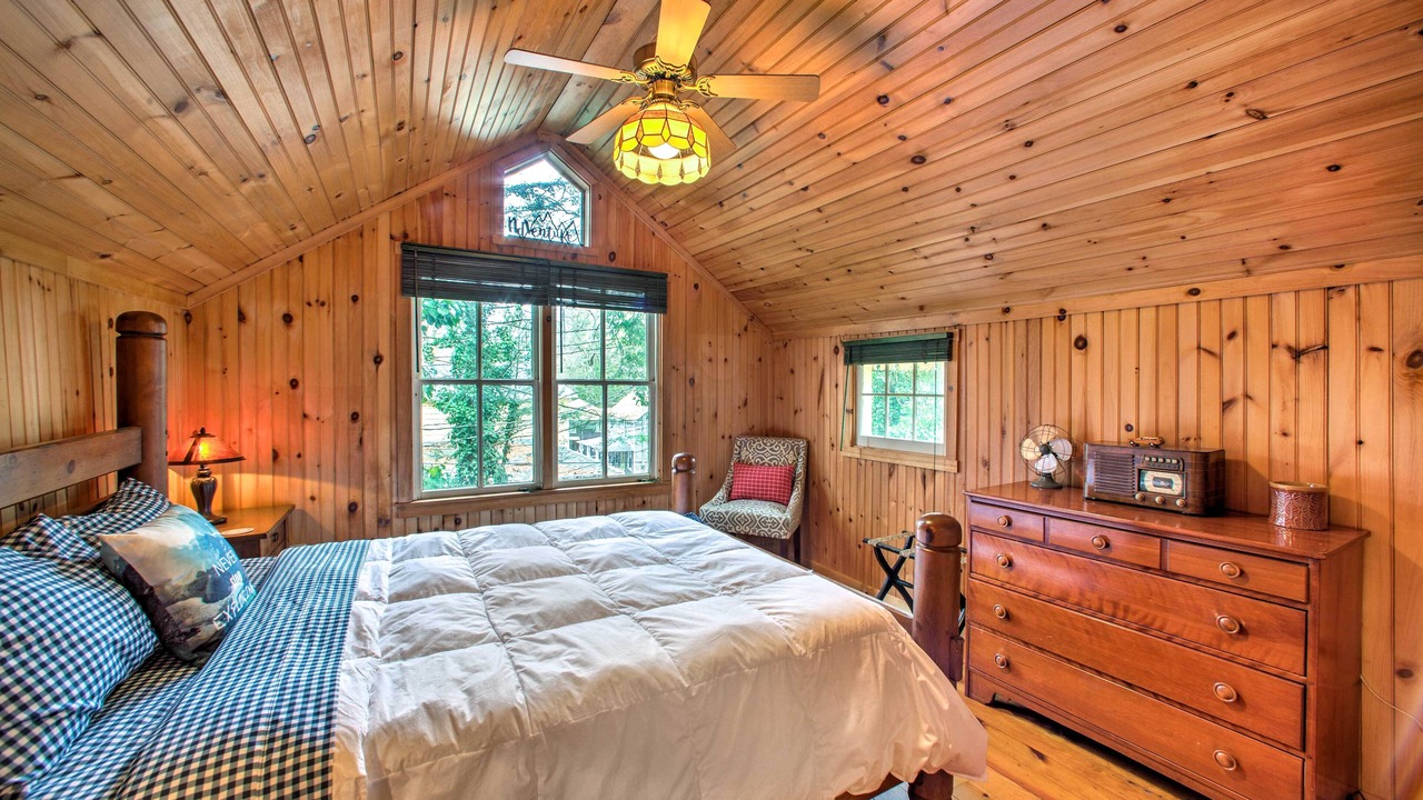 Photo of Bedroom in Mount Gretna Heights