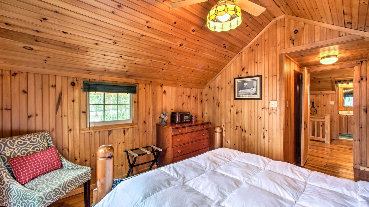 Photo of Bedroom in Mount Gretna Heights