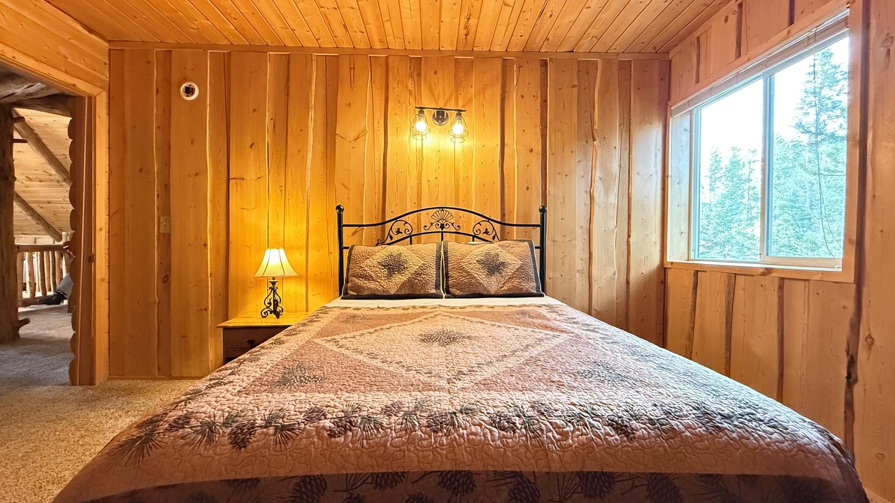 Photo of Bedroom in Island Park
