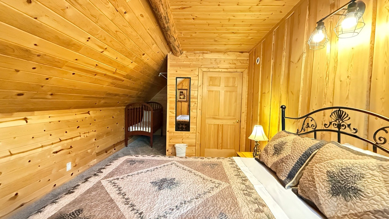Photo of Bedroom in Island Park