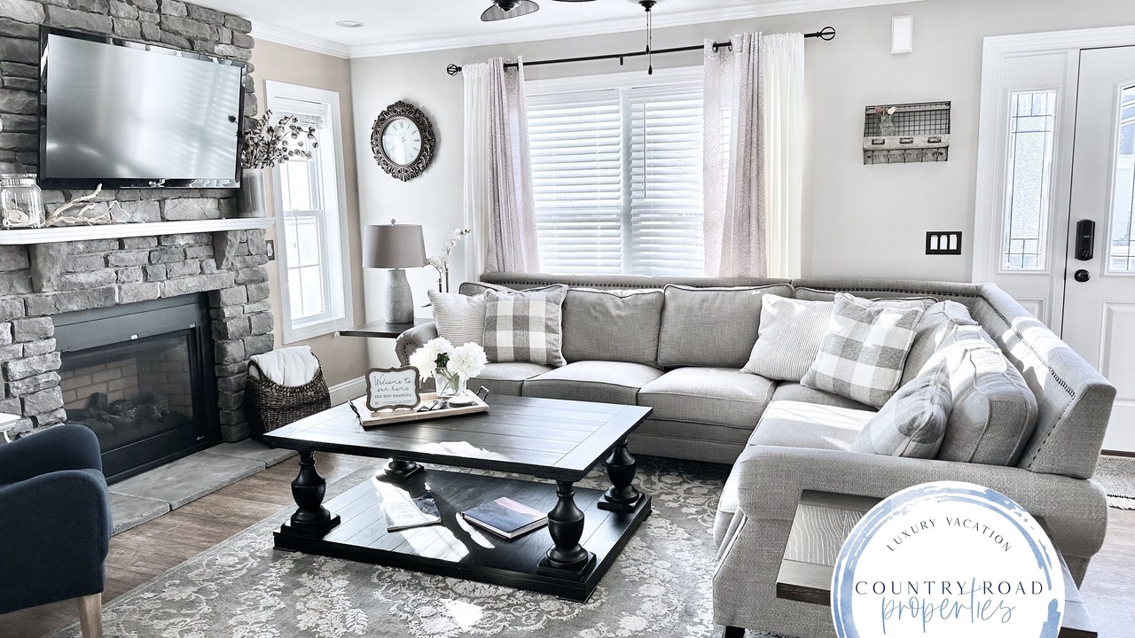 Photo of Livingroom in Town Bank