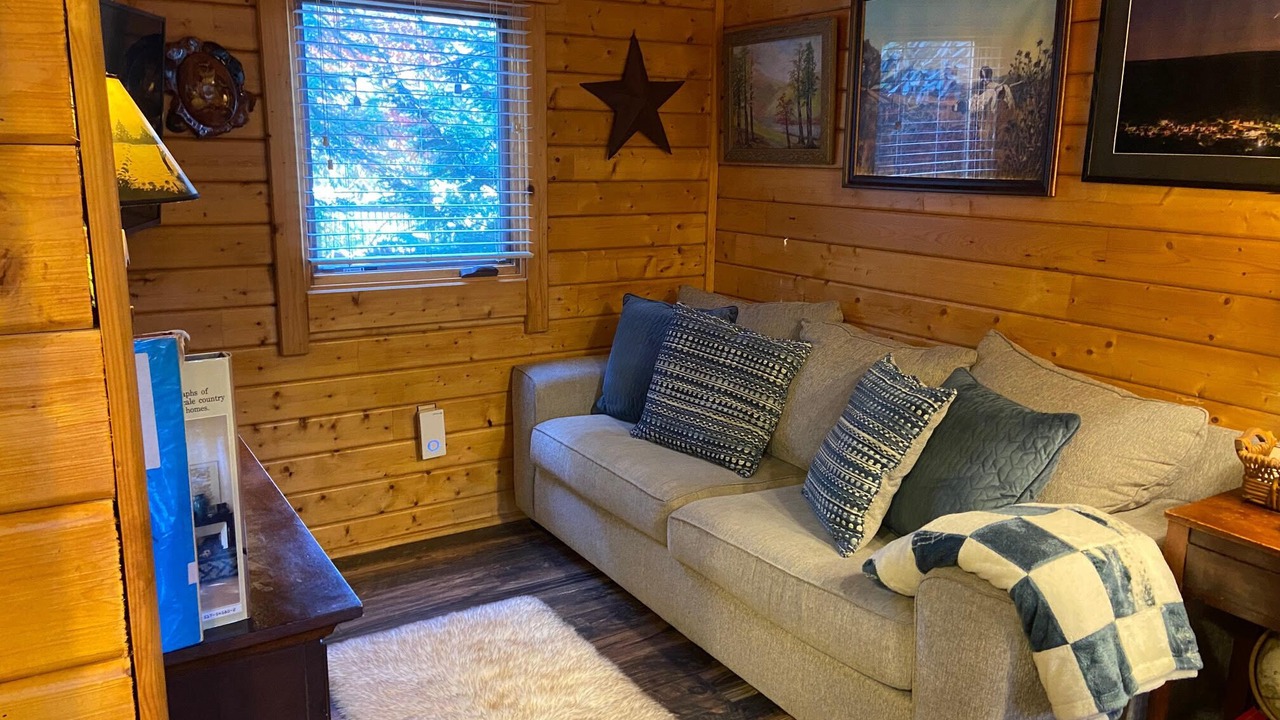Photo of Livingroom in Ashfield