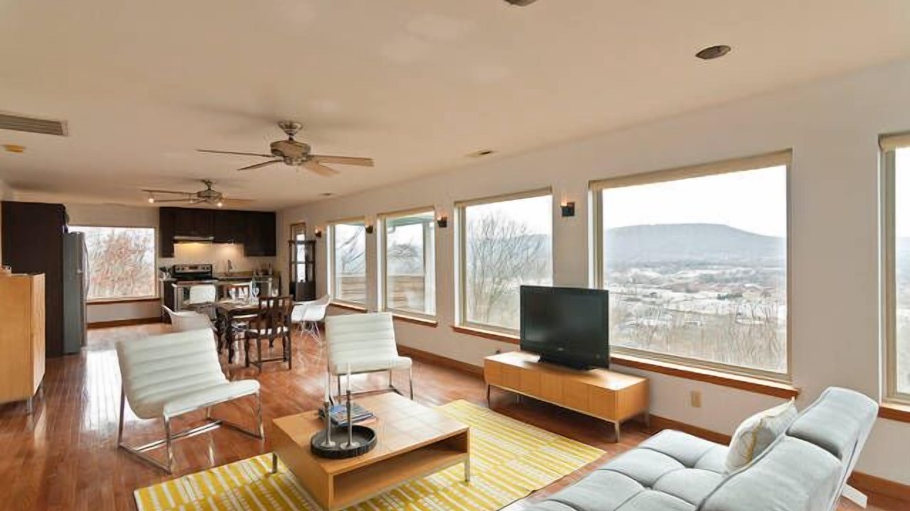 Photo of Livingroom in Chattanooga