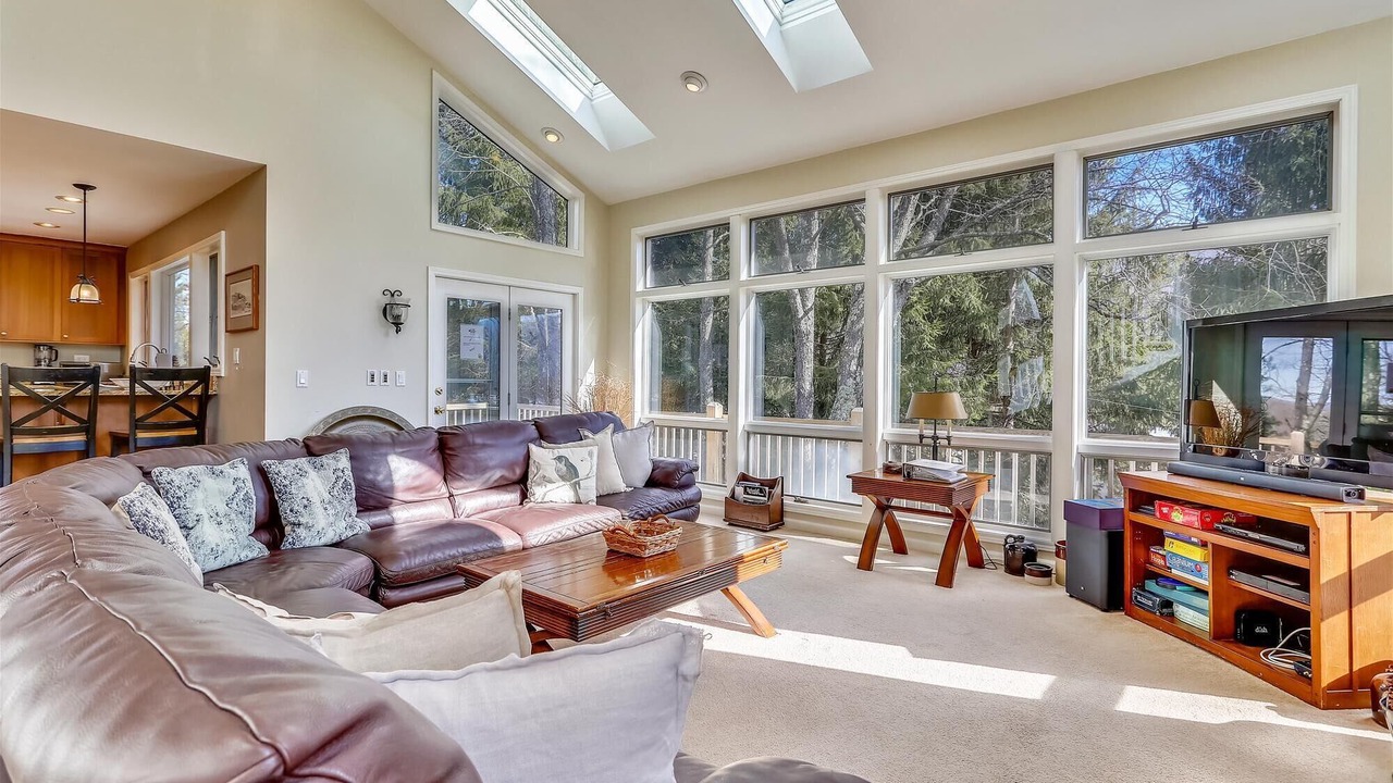 Photo of Livingroom in Davis