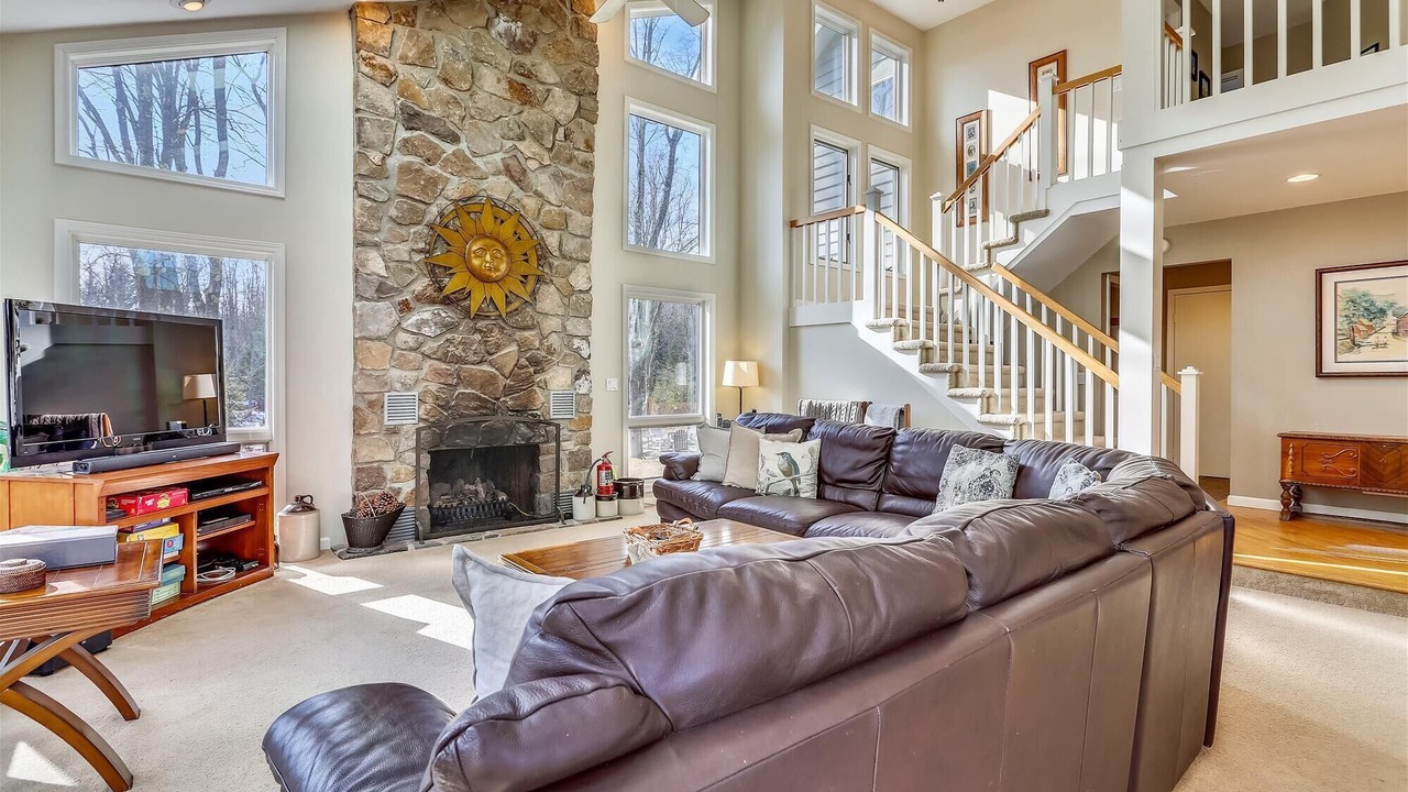Photo of Livingroom in Davis