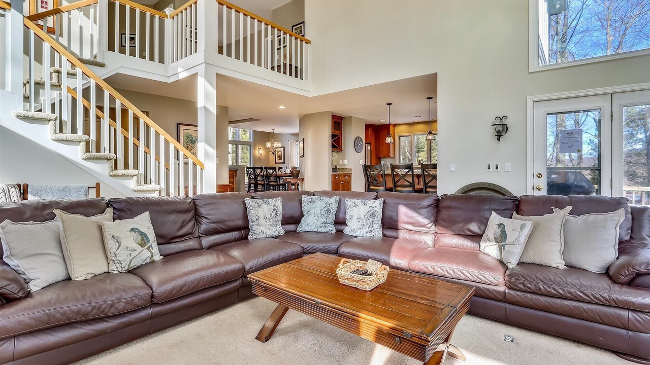 Photo of Livingroom in Davis