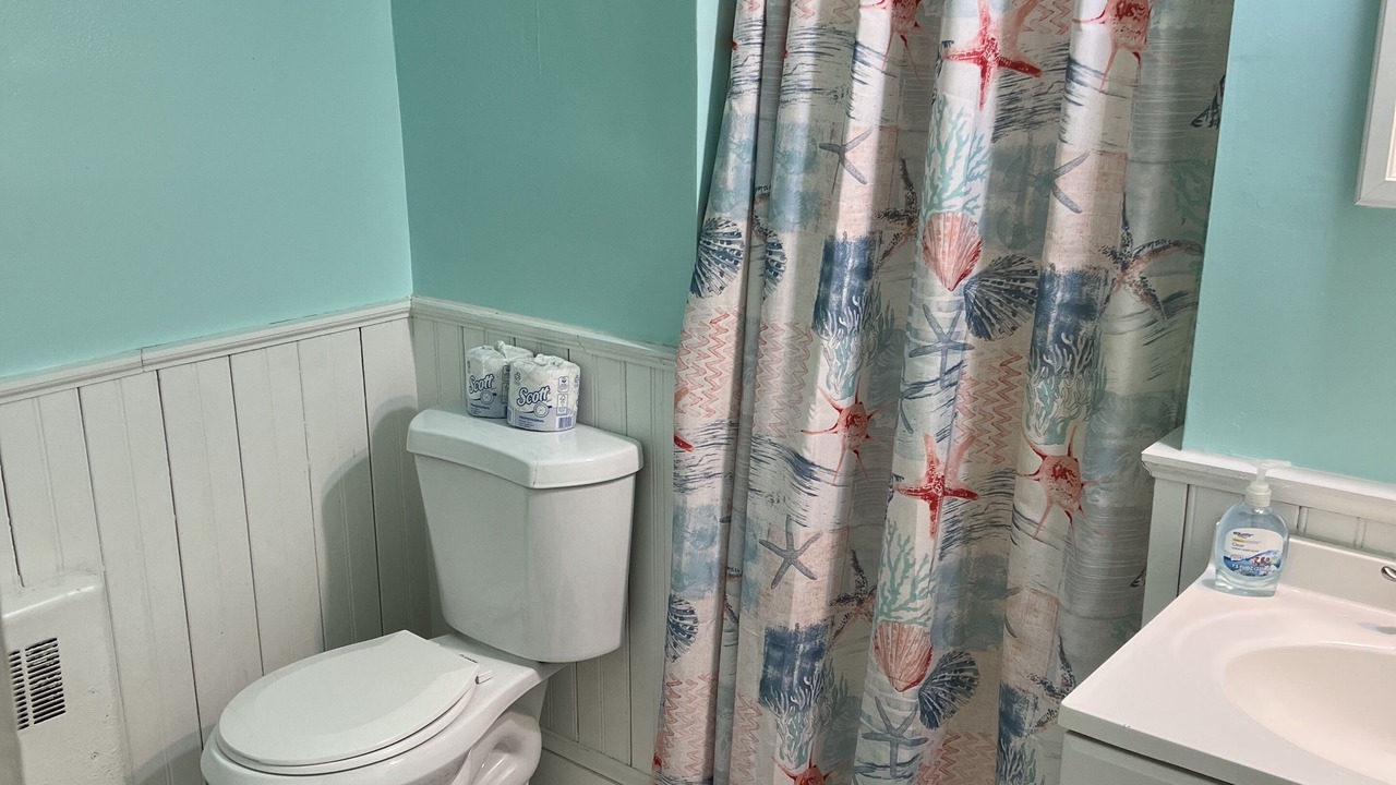 Photo of Bathroom in Willoughby Spit