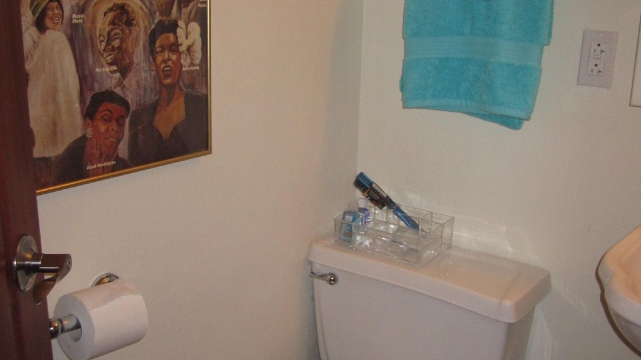 Photo of Bathroom in Central Park North