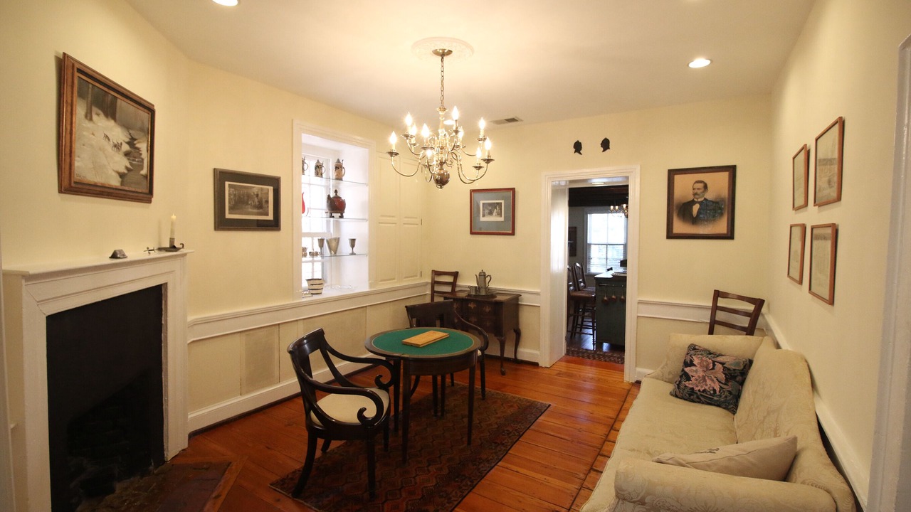 Photo of Bedroom in Old Town Alexandria