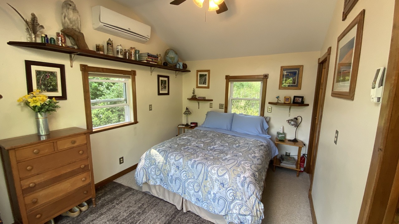 Photo of Bedroom in Clearville