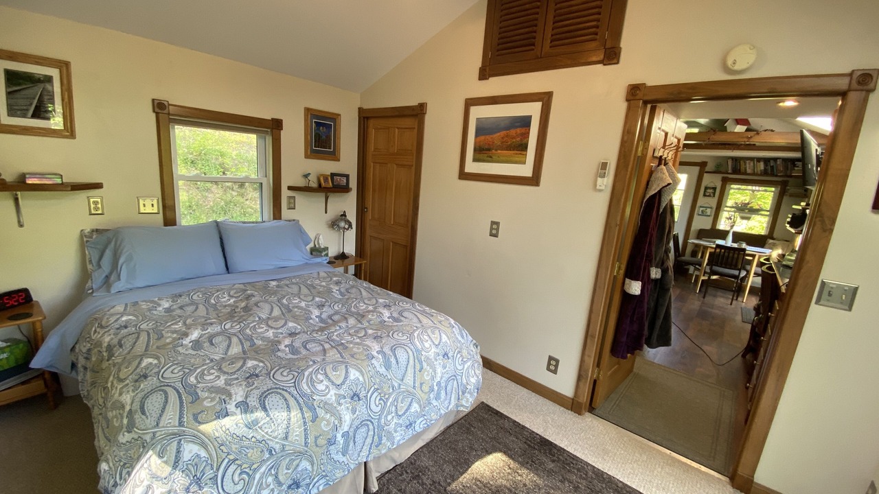 Photo of Bedroom in Clearville