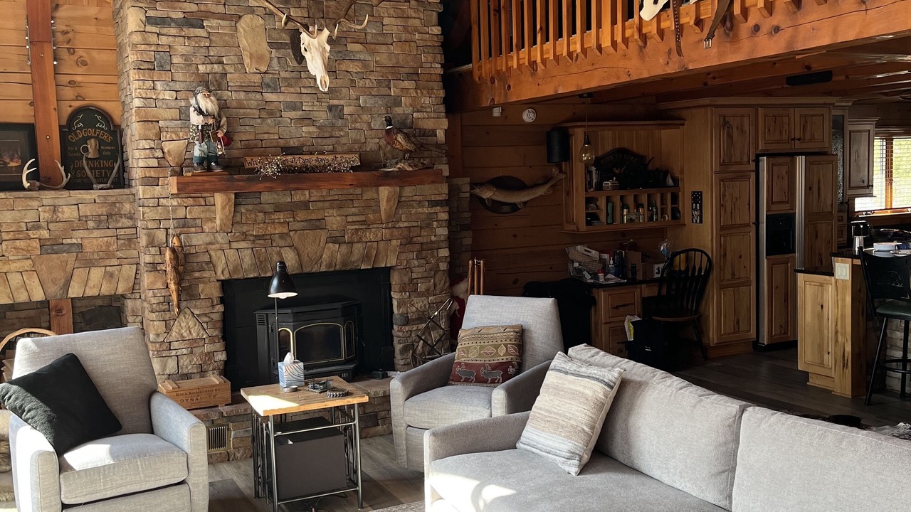 Photo of Livingroom in Jefferson Township
