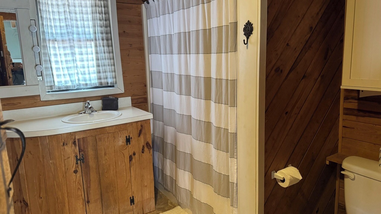 Photo of Bathroom in Old Timberline