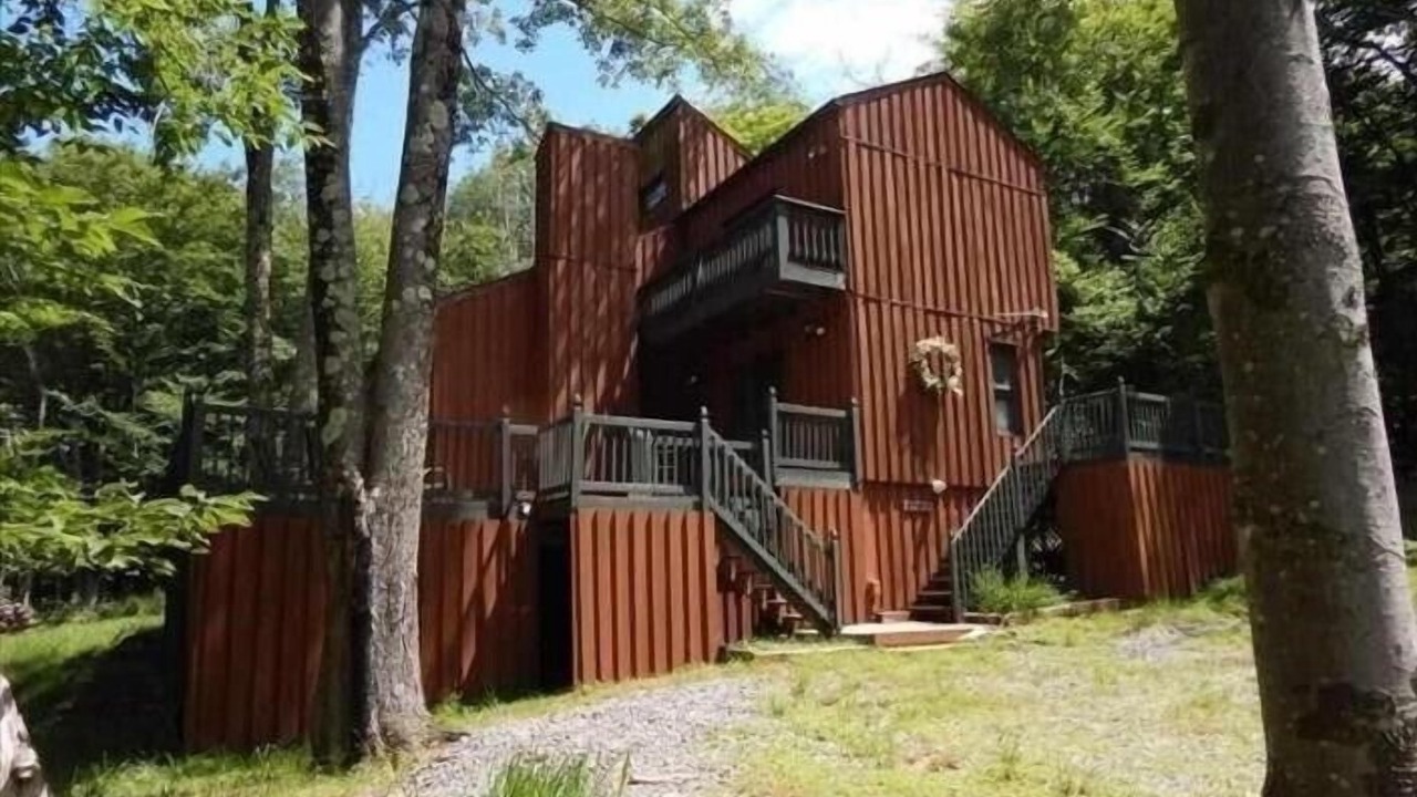 Photo of Outdoor in Old Timberline