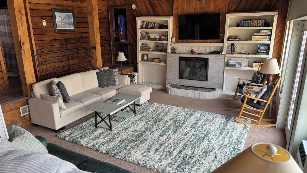 Photo of Livingroom in Old Timberline