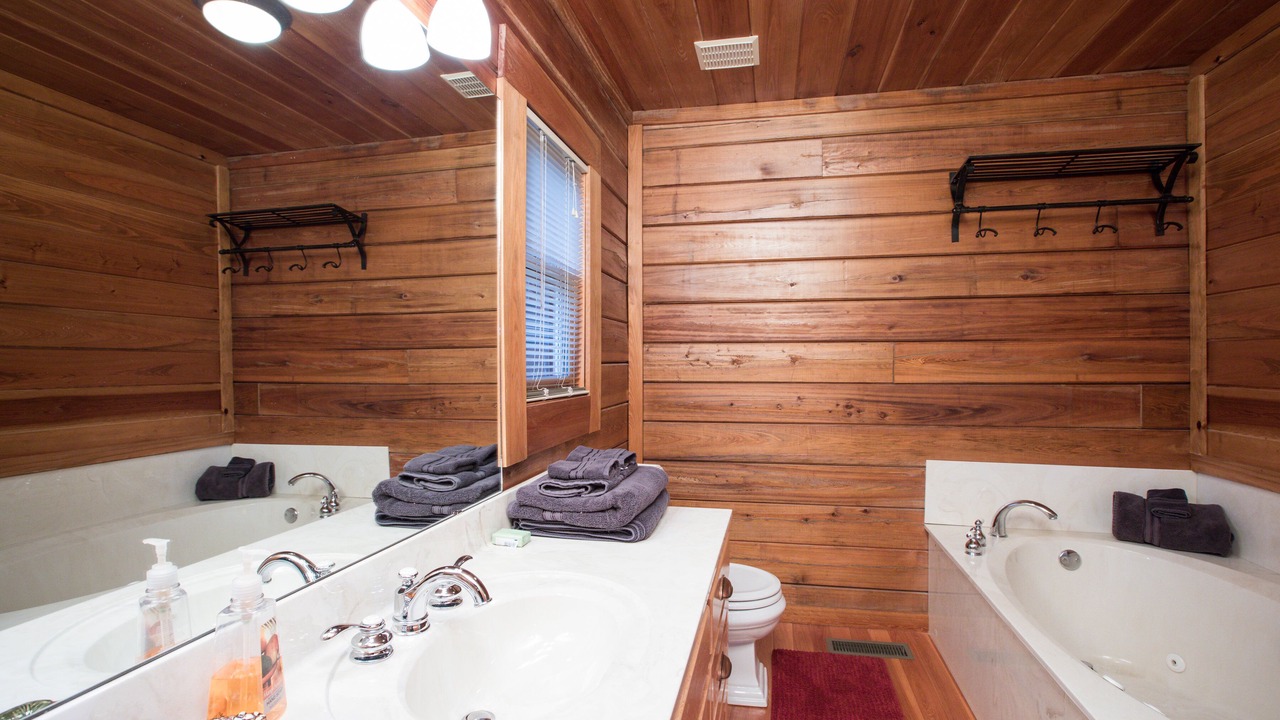 Photo of Bathroom in Ten Mile