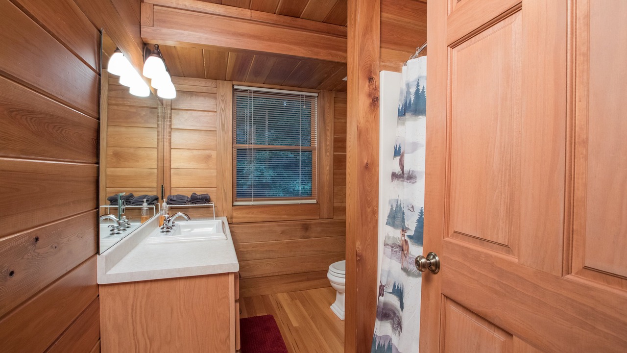 Photo of Bathroom in Ten Mile