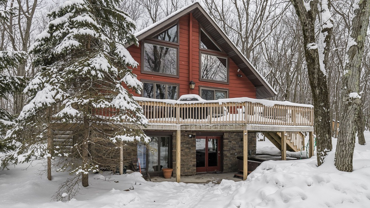 Photo of Outdoor in Lake Harmony Estates