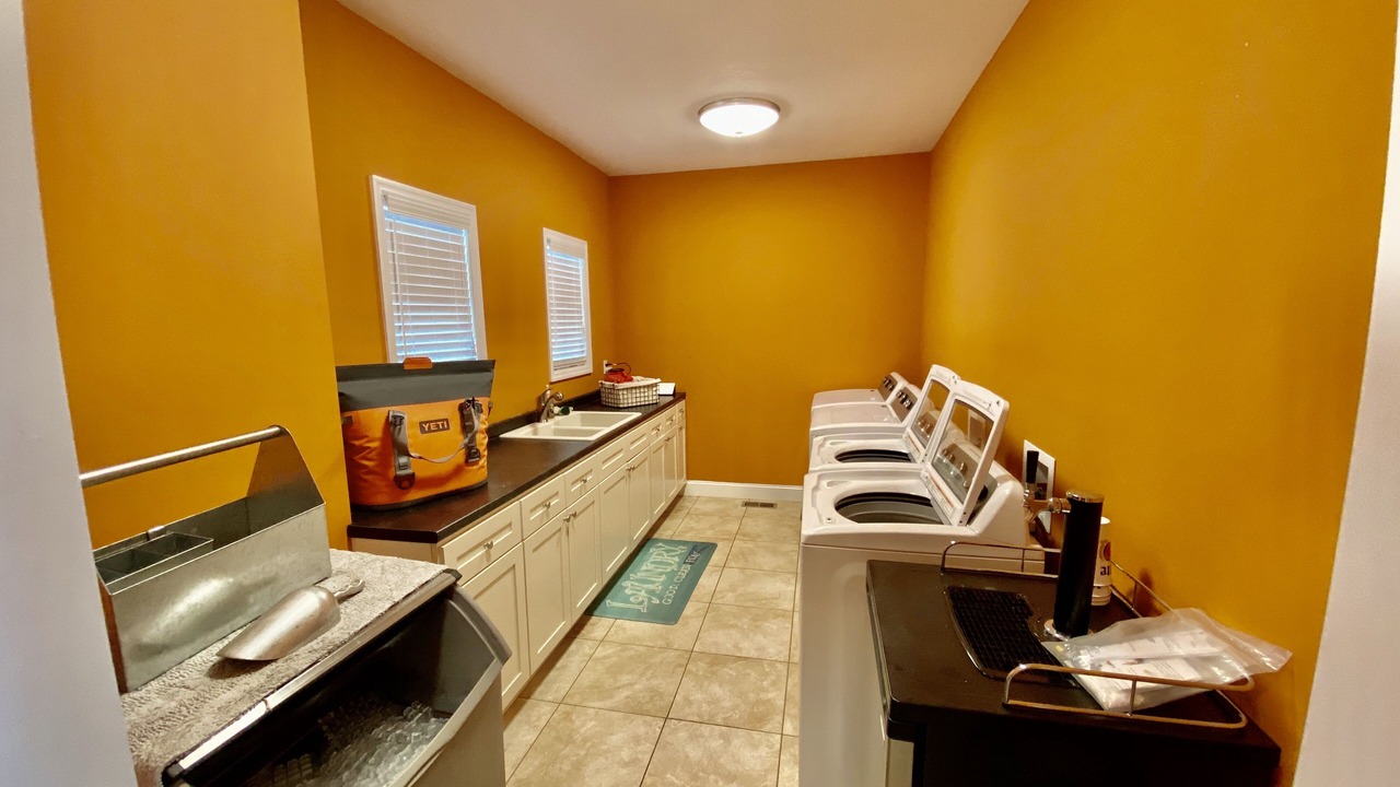 Photo of Bedroom in Lakeside Estates
