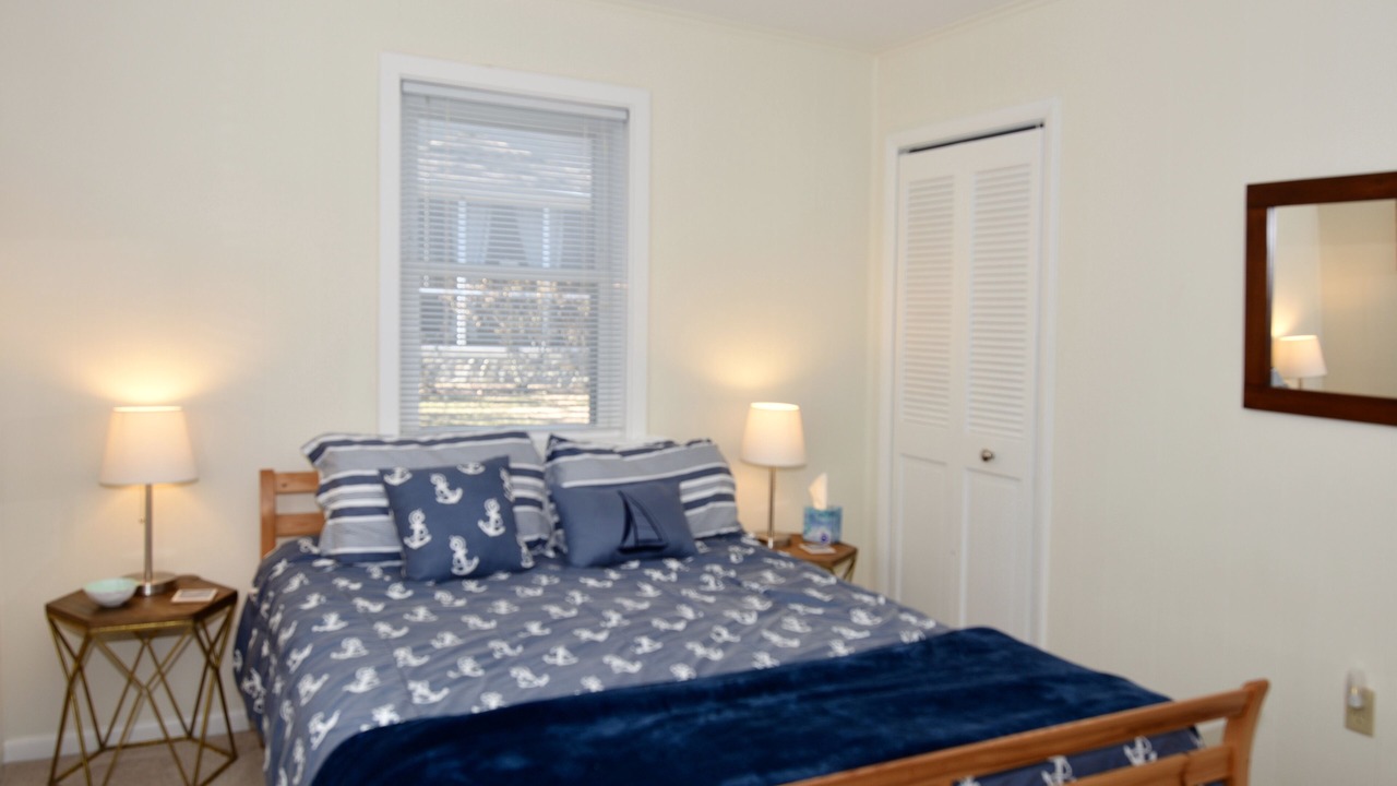 Photo of Bedroom in Country Club Estates