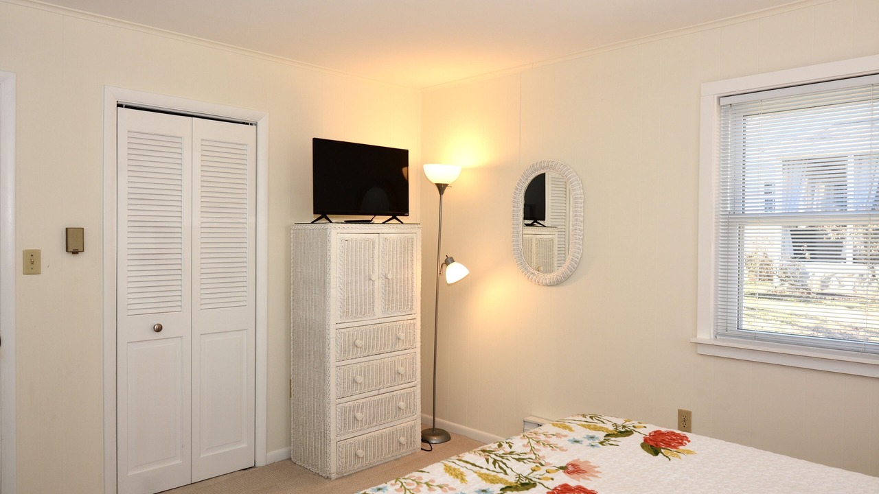 Photo of Bedroom in Country Club Estates