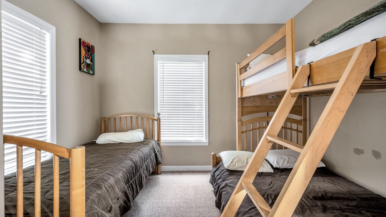 Photo of Bedroom in Lake Harmony Estates