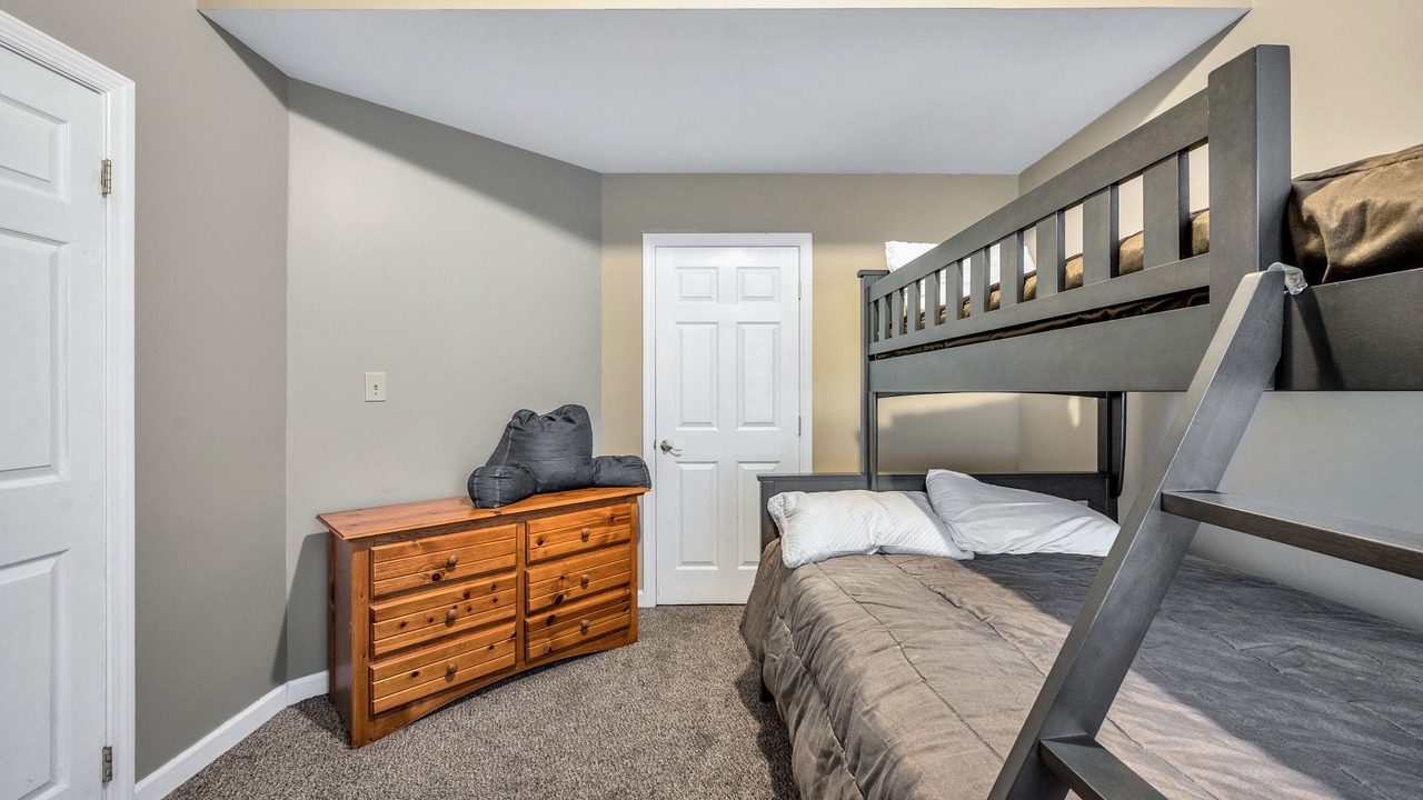 Photo of Bedroom in Lake Harmony Estates