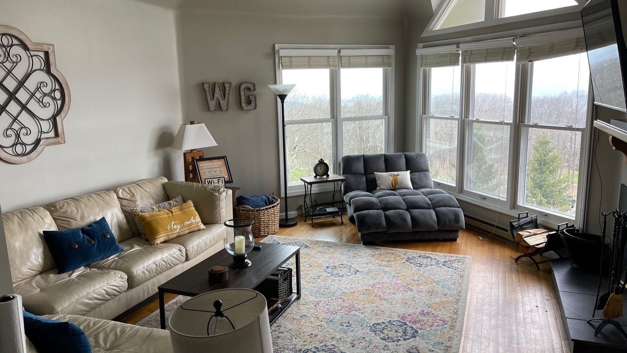 Photo of Livingroom in Nellysford