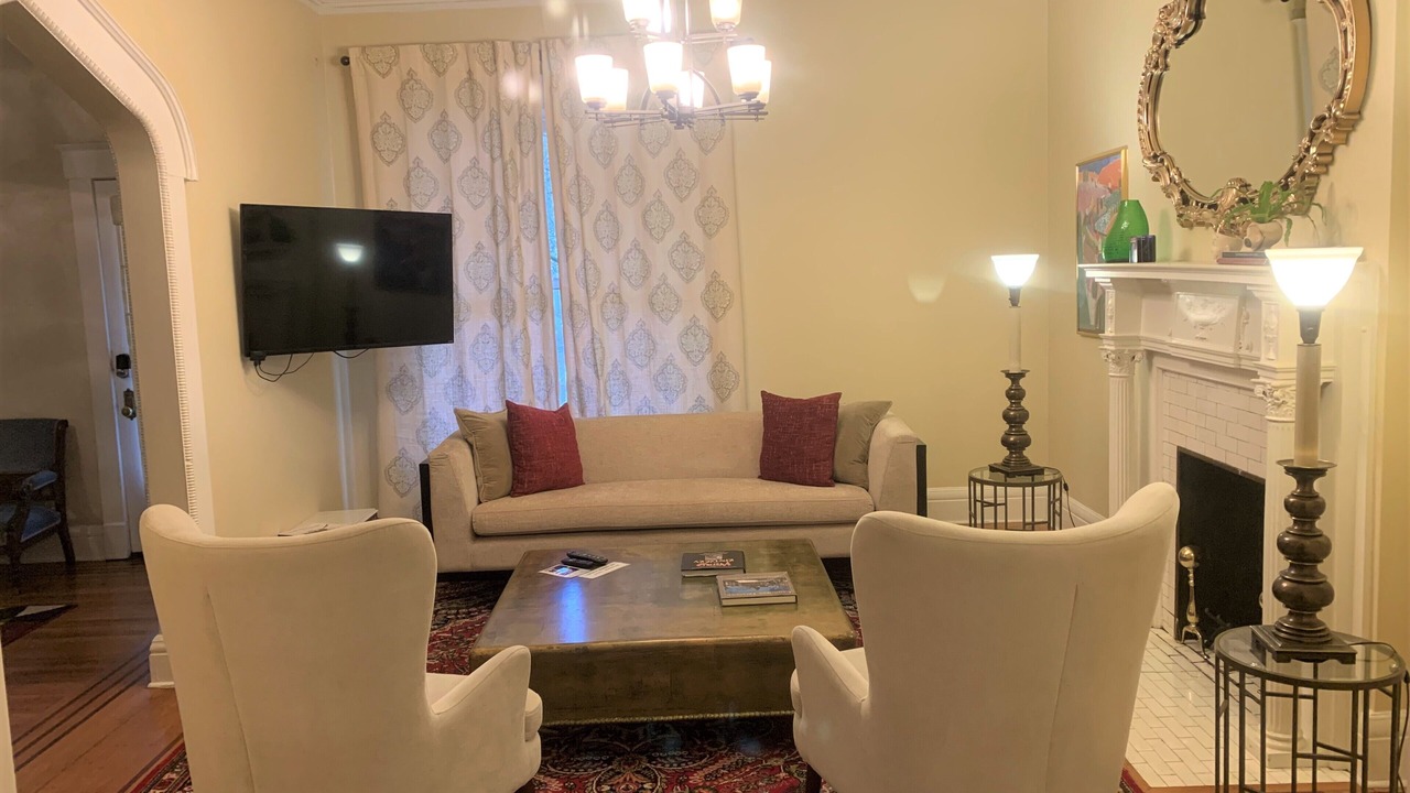 Photo of Livingroom in Cherokee Triangle