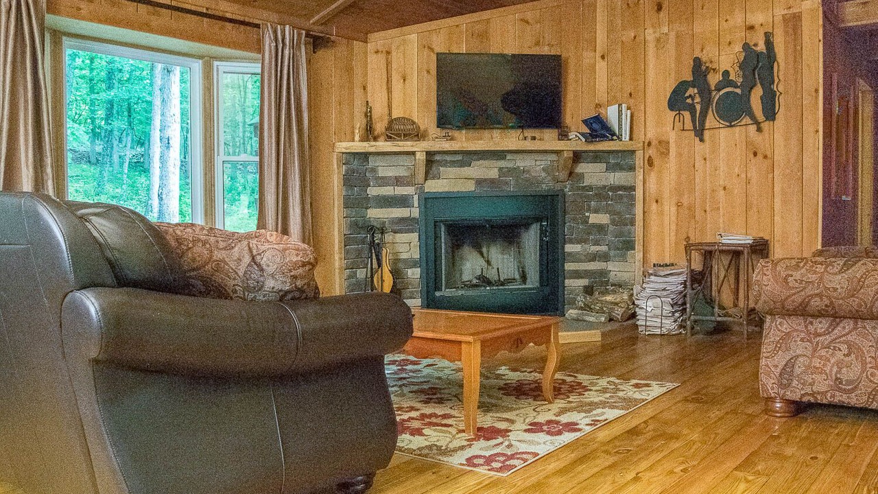Photo of Livingroom in Lost River