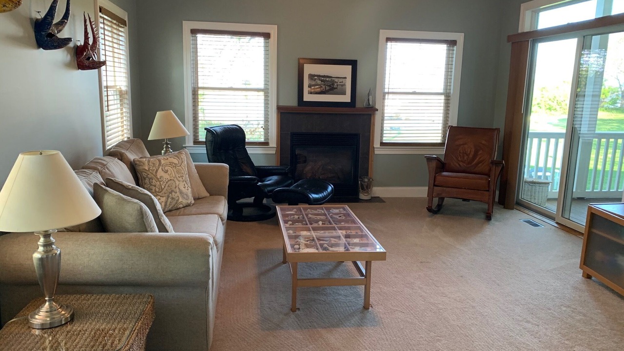 Photo of Livingroom in Claiborne