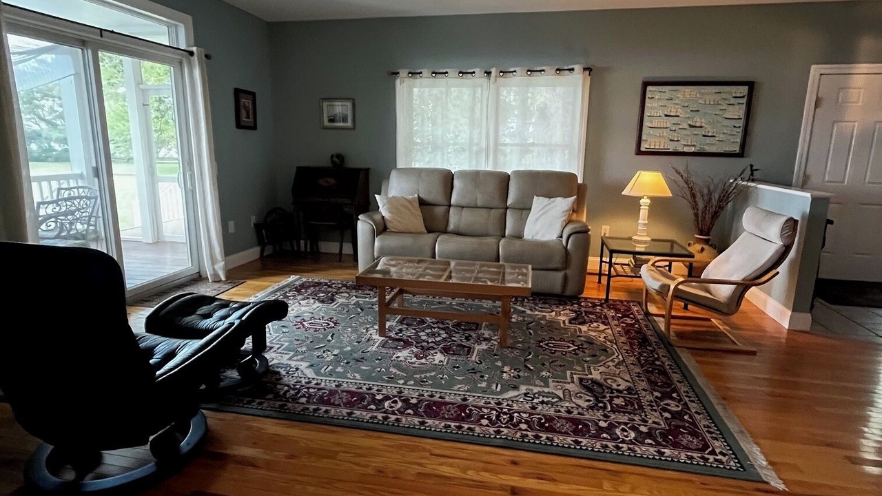 Photo of Livingroom in Claiborne