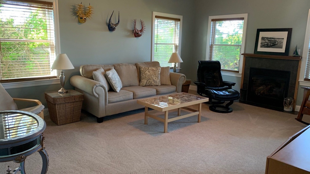 Photo of Livingroom in Claiborne