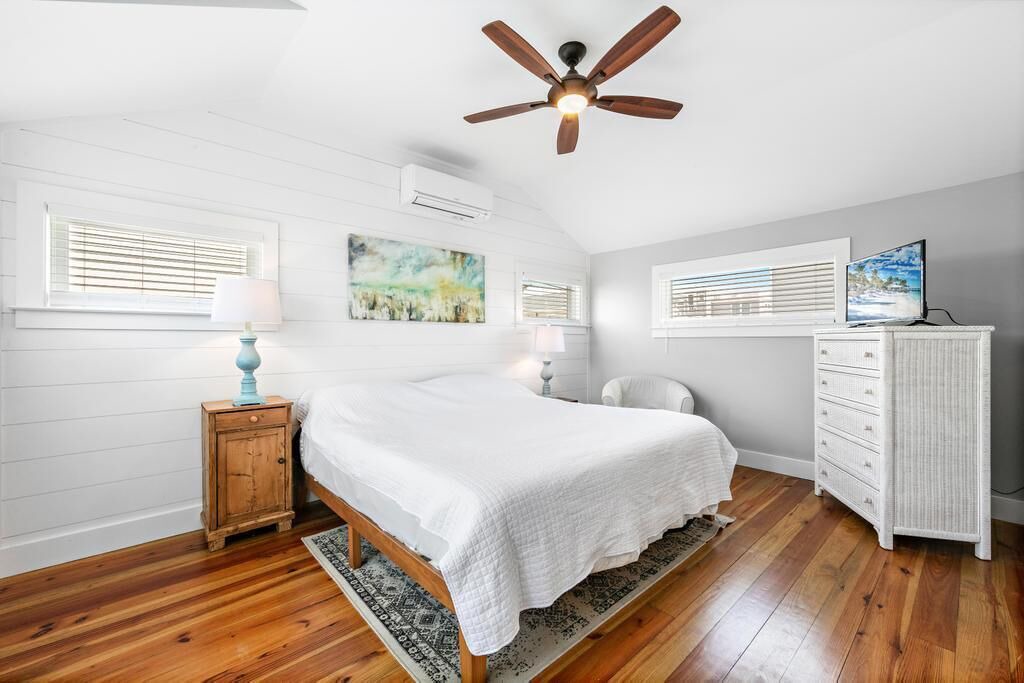 Photo of Bedroom in Beach Haven