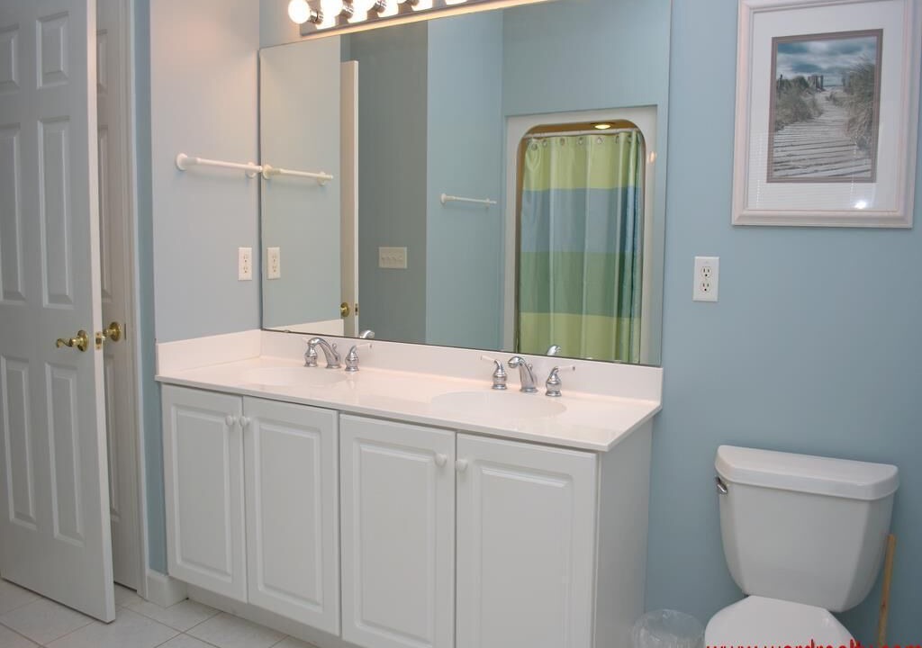 Photo of Bathroom in Village of Stump Sound
