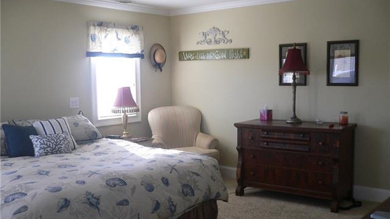 Photo of Bedroom in Beach Haven Crest