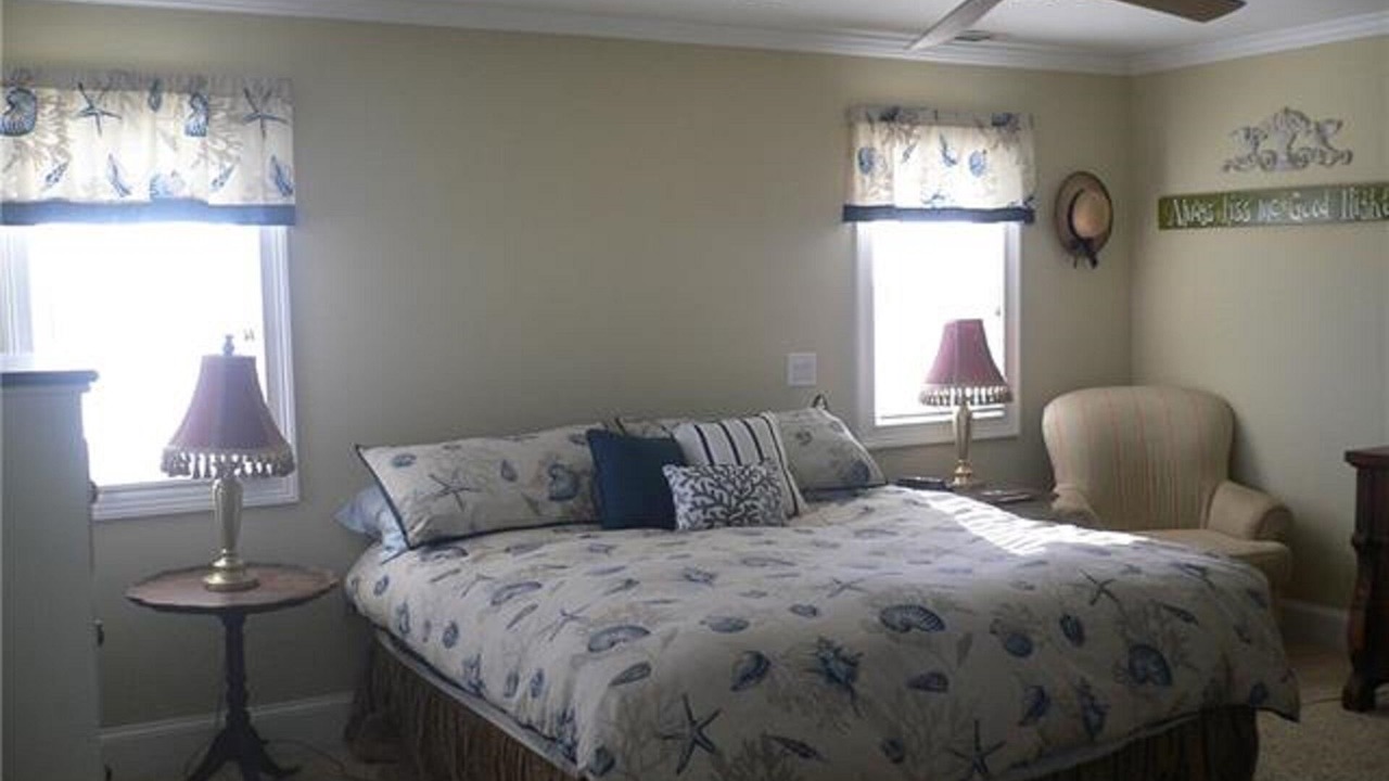 Photo of Bedroom in Beach Haven Crest