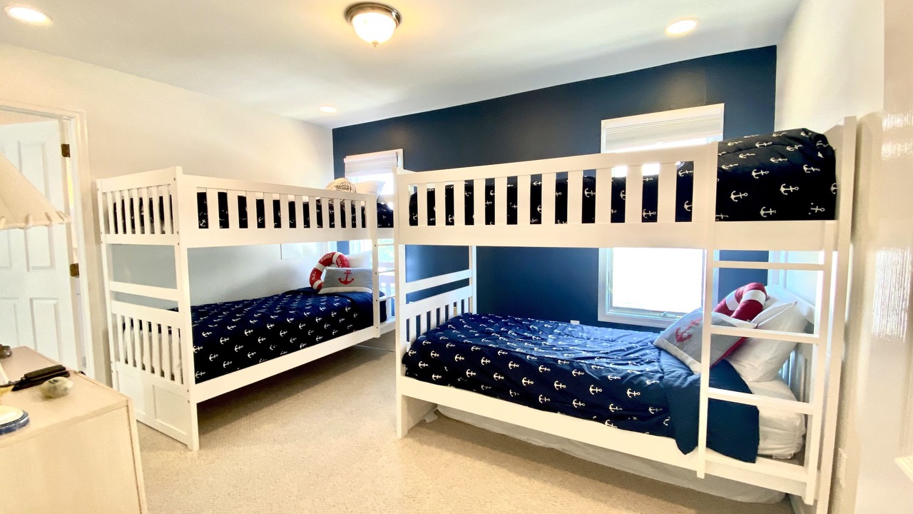 Photo of Bedroom in Avalon