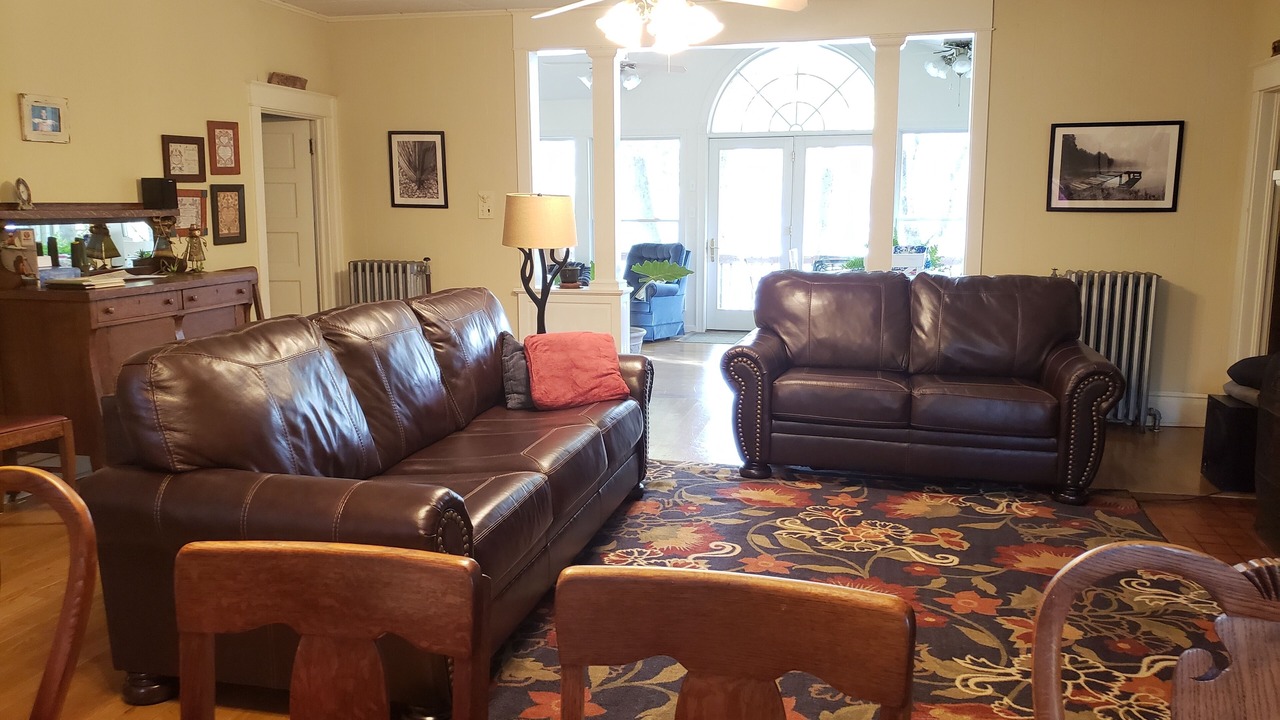 Photo of Livingroom in Dauphin