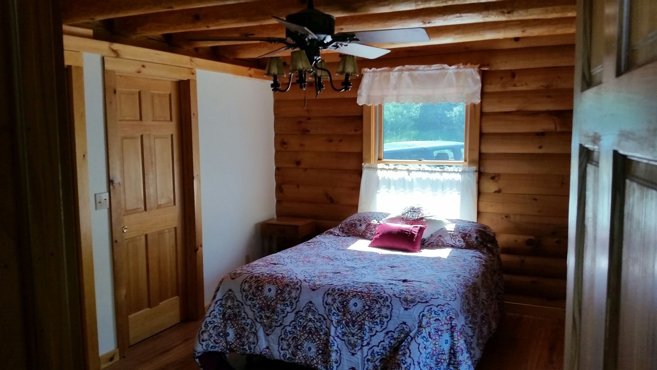 Photo of Bedroom in Town of Benton