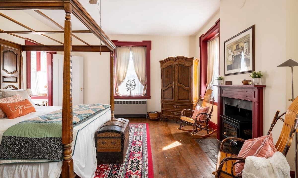 Photo of Bedroom in Gap