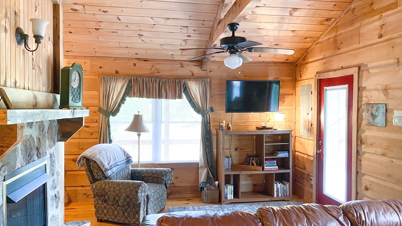 Photo of Livingroom in Muddy Pond
