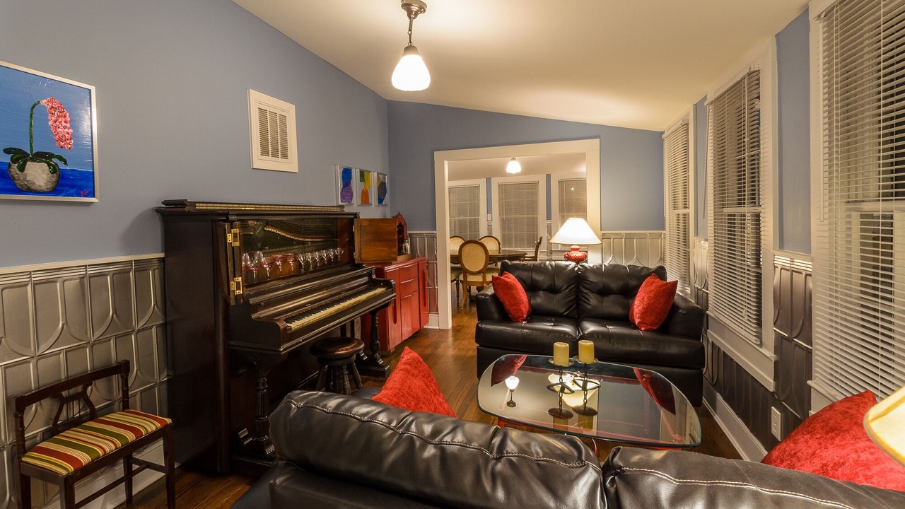 Photo of Livingroom in Issue