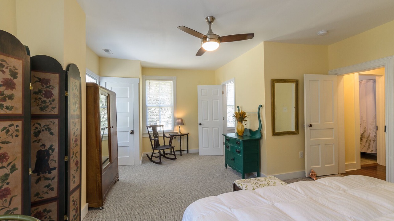 Photo of Bedroom in Issue