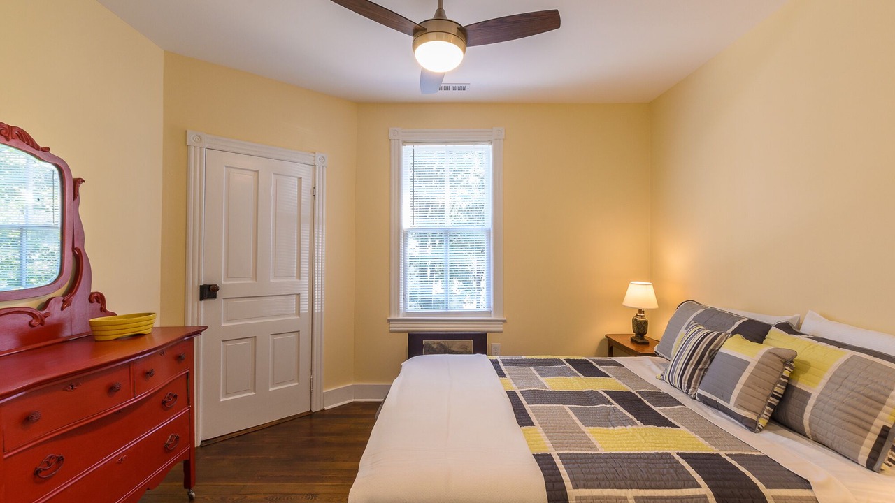 Photo of Bedroom in Issue