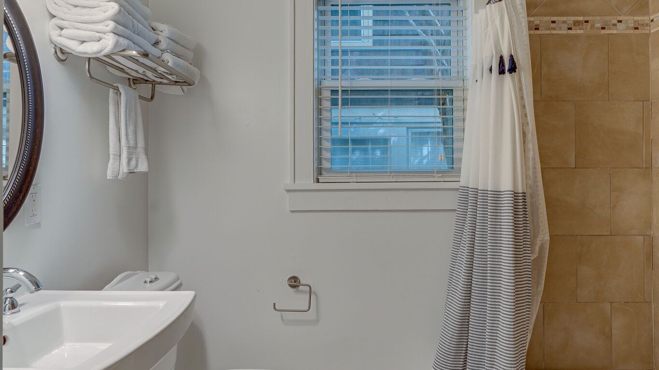 Photo of Bathroom in Rolling Acres