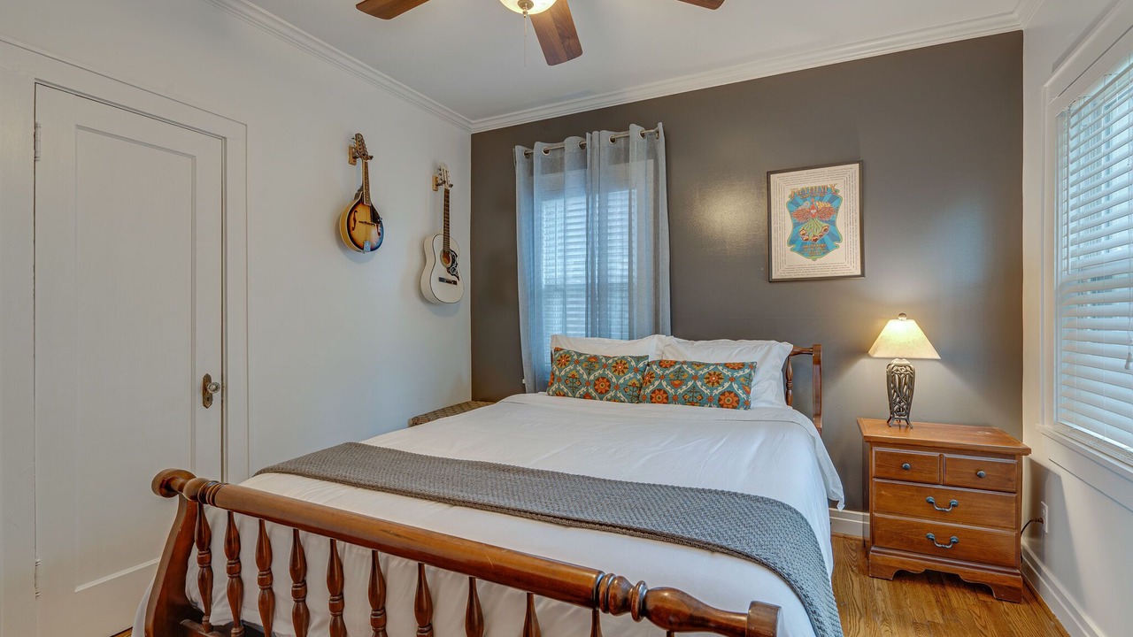 Photo of Bedroom in Rolling Acres